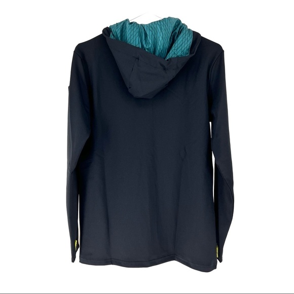 Ashton Martin Men's Lifestyle Tech Hoody with Crypto.com Logo - Picture 7 of 8